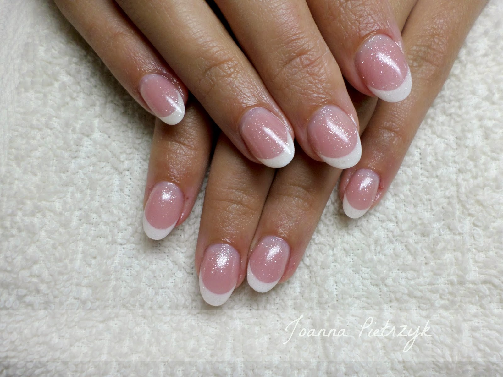 Stylizacja Paznokci French Na Migdalkach
