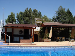 Piscina y Barbacoa