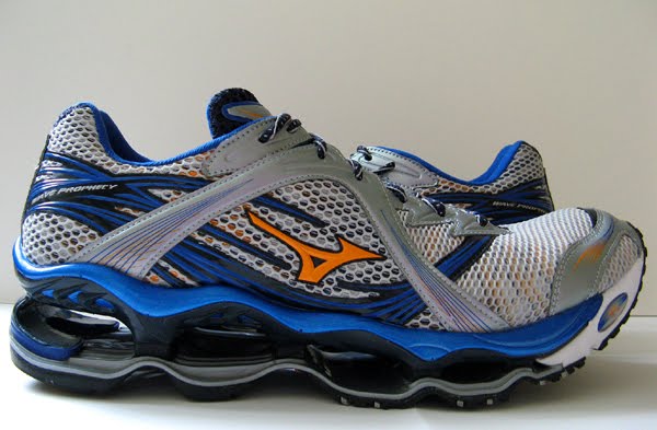 mizuno wave prophecy size 13