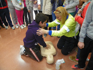 PRIMEROS AUXILIOS AL ALUMNADO DE 6º (24/01/2013)