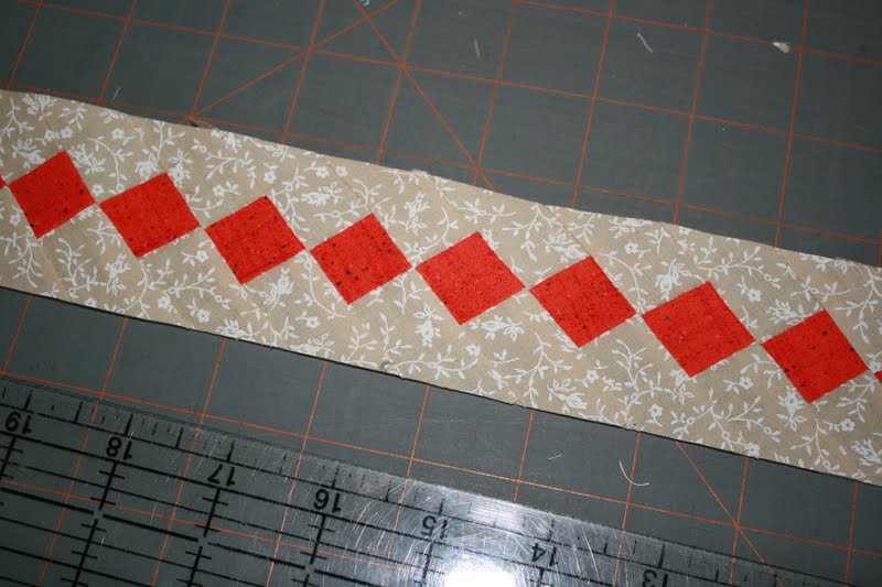 Buzzing and Bumbling Easy Diamond Border Tutorial