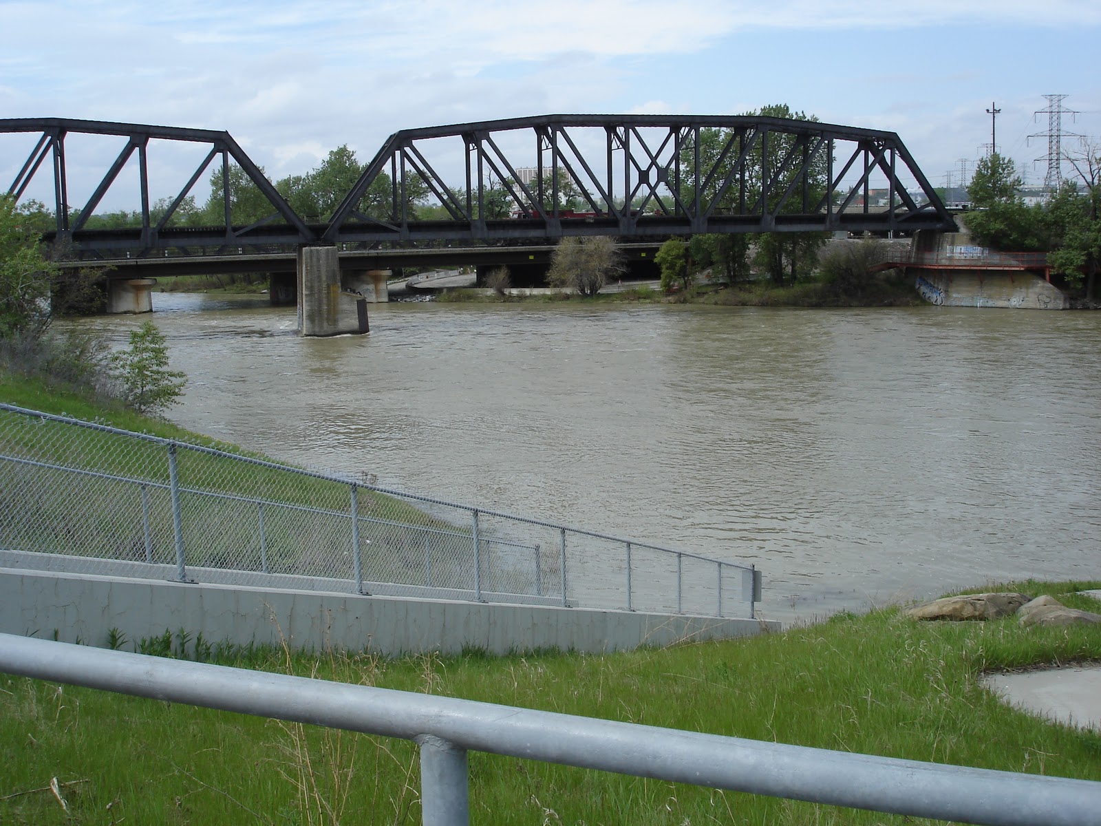 Saddle Up Bike CalgaryChestermere Bike Path Ride