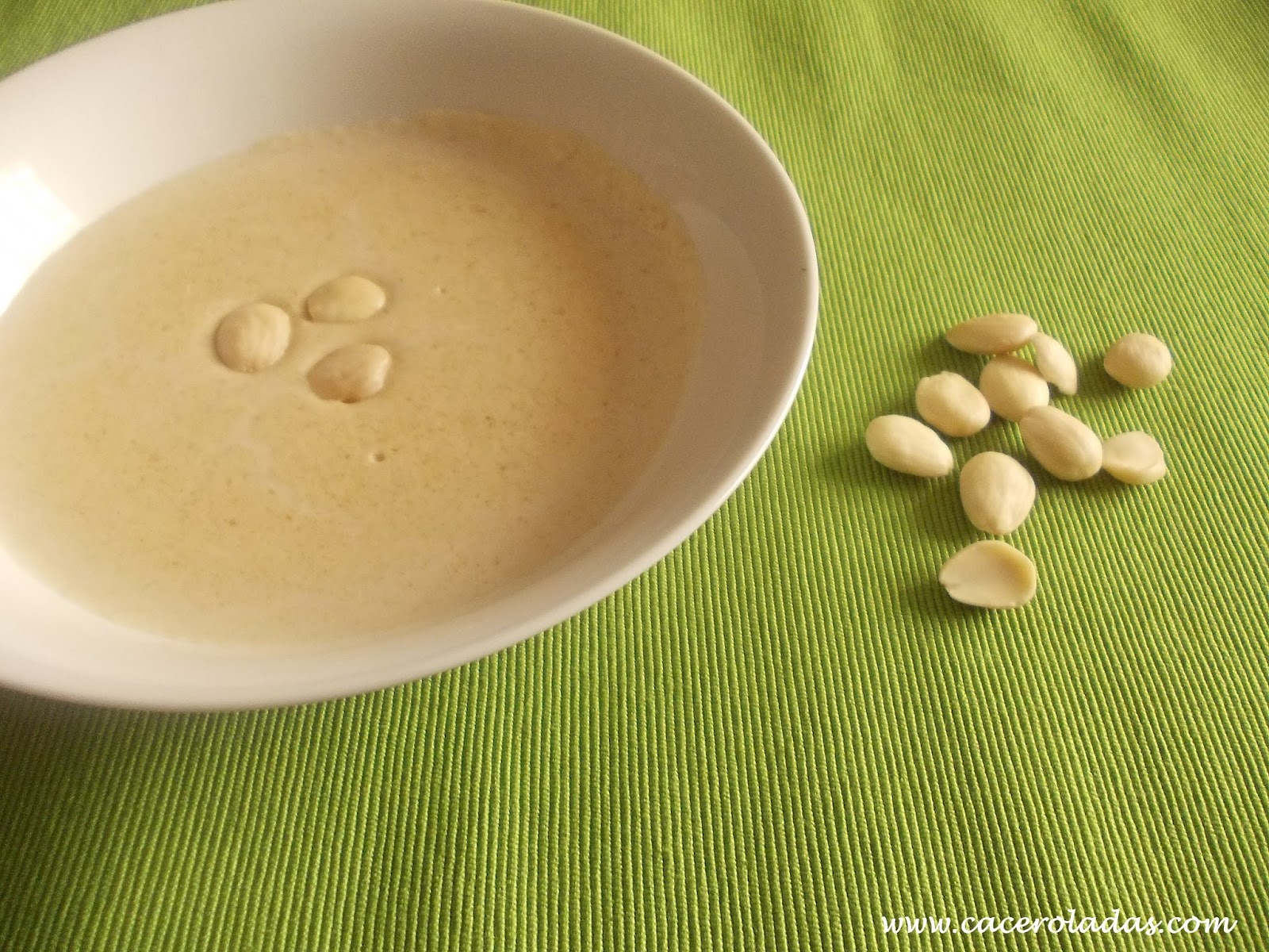 Salsa de almendras CACEROLADAS