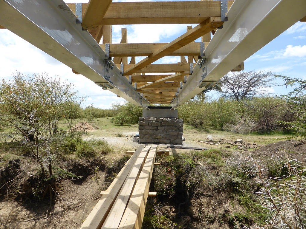 Fussgangerbrucke Enkeju Enkoiren Kenia