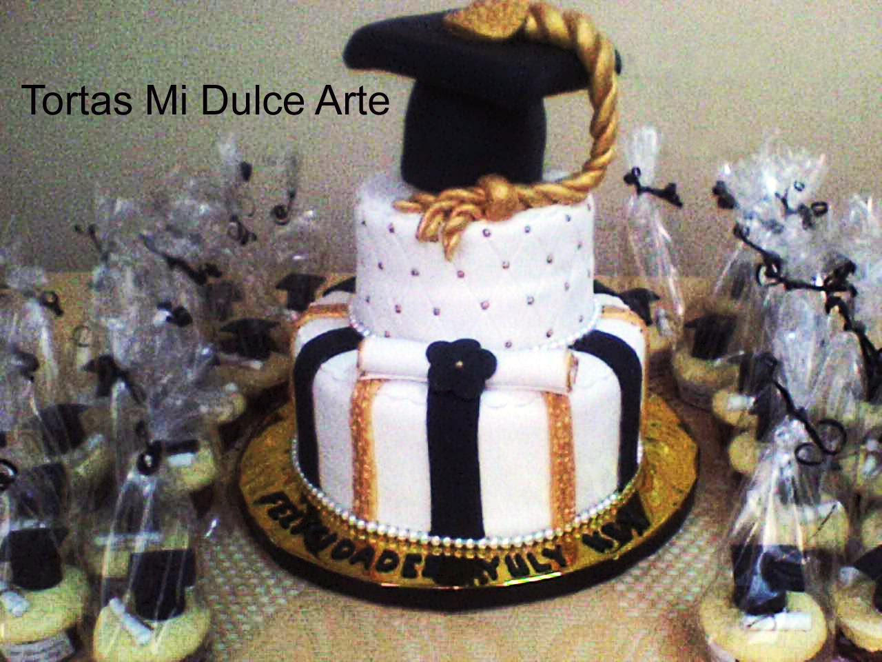TORTAS Y MINI TORTAS DE GRADUACIÓN