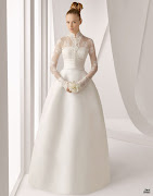 The Grace Kelly wedding gown by Rosa Clara. The back of the gown really look . (rosa clara )