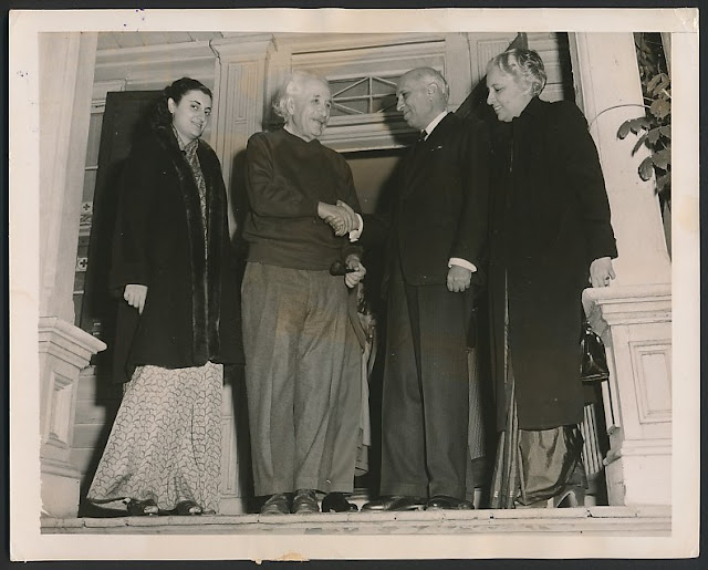 Albert+Einstein+Meets+Jawaharlal+Nehru+-+1949