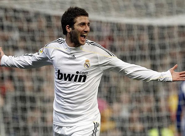 El Real Madrid le endosa un correctivo al Espanyol para seguir a 10 puntos El Real Madrid le endosa un correctivo al Espanyol para seguir a 10 puntos