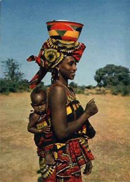 L Autre Afrique Le Portage Du Bebe A L Africaine 3 Les Avantages Pour La Mere L Autre Afrique Le Portage Du Bebe A L Africaine 3 Les Avantages Pour La Mere