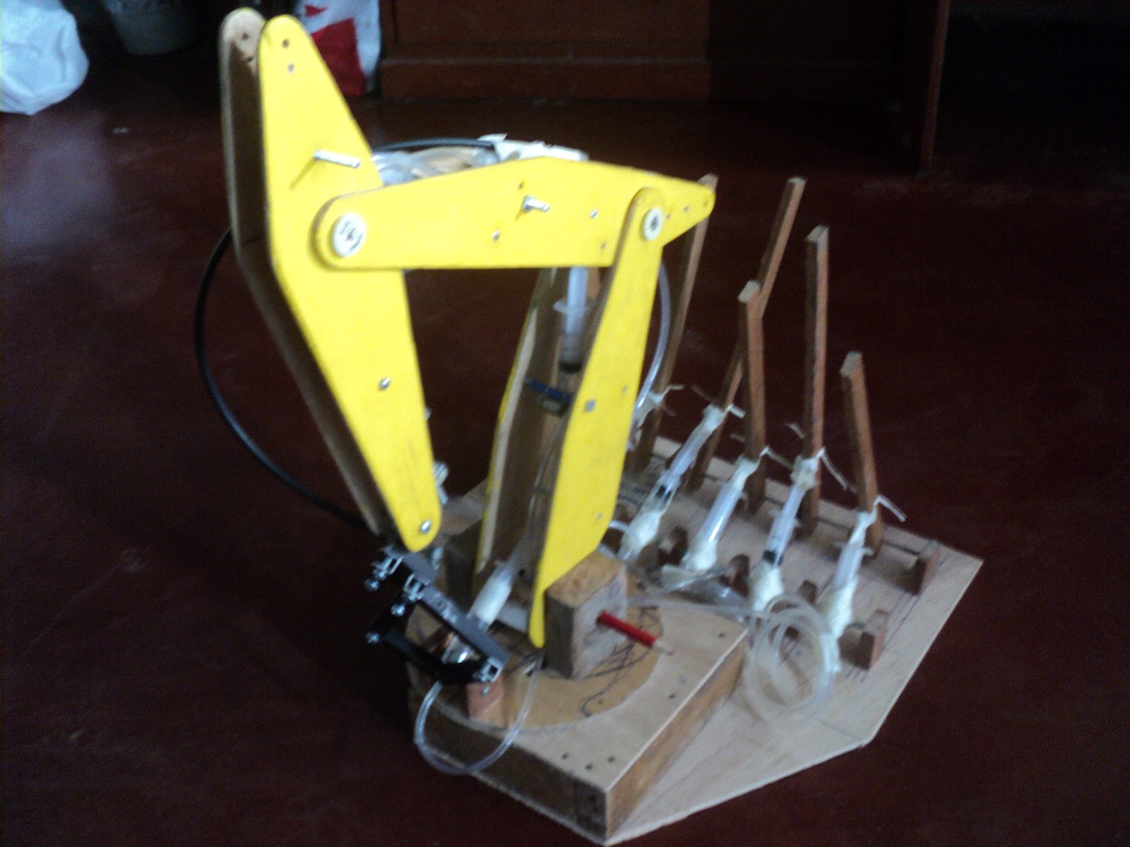 Maquetas Creativas: Brazo Hidráulico - complementos