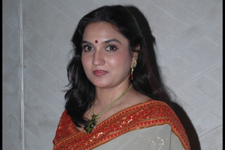 yesteryear tamil actress sukanya latest stills in saree yesteryear tamil actress sukanya latest stills in saree