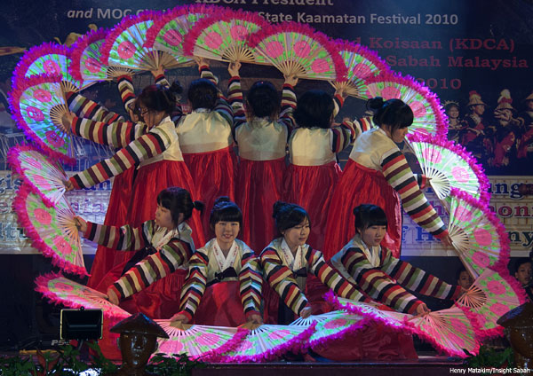 Sejarah+Tarian+Ngajat Sejarah Tarian Ngajat http://tariantradisionalmsia.blogspot.com/2012 ...