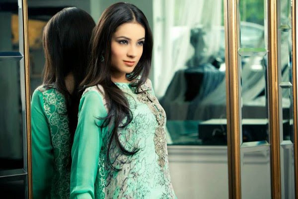 Alyzeh Gabol Latest Pictures With Biography