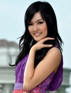 Kumpulan Foto Astrid Ellena Miss Indonesia 2011