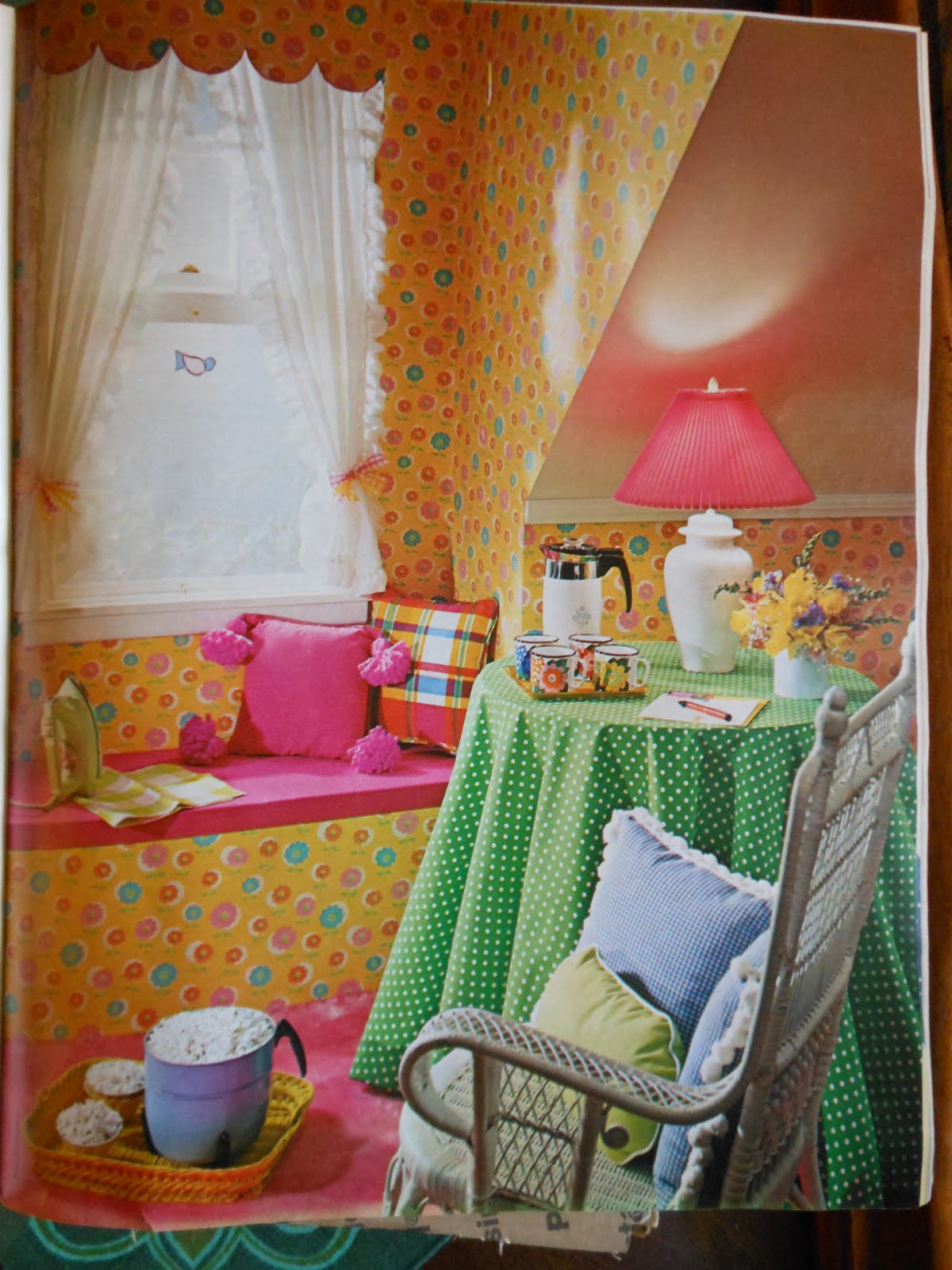 gold country girls More Colorful Rooms From Seventeen