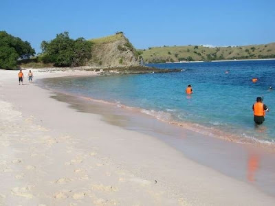 Inilah 4 Pantai Dengan Pasir Berwarna Paling Ajaib [ www.BlogApaAja.com ]