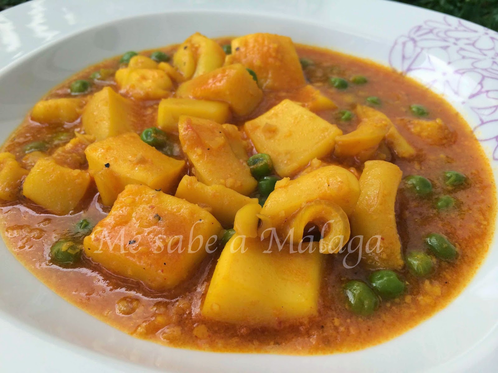 Cazuela De Jibia Con Chícharos Y Almendras
