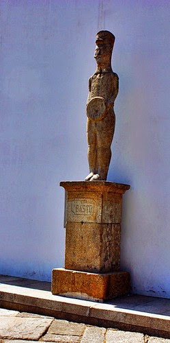 Estátua De Cavalo De Troia De Madeira Simbólica No Centro Da