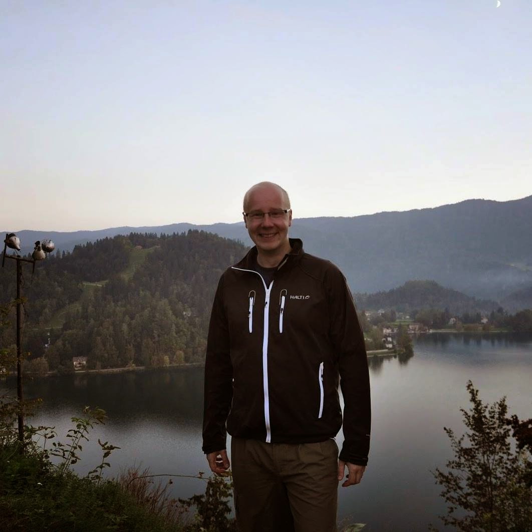 Kirjoittaja Lake Bledillä Sloveniassa.