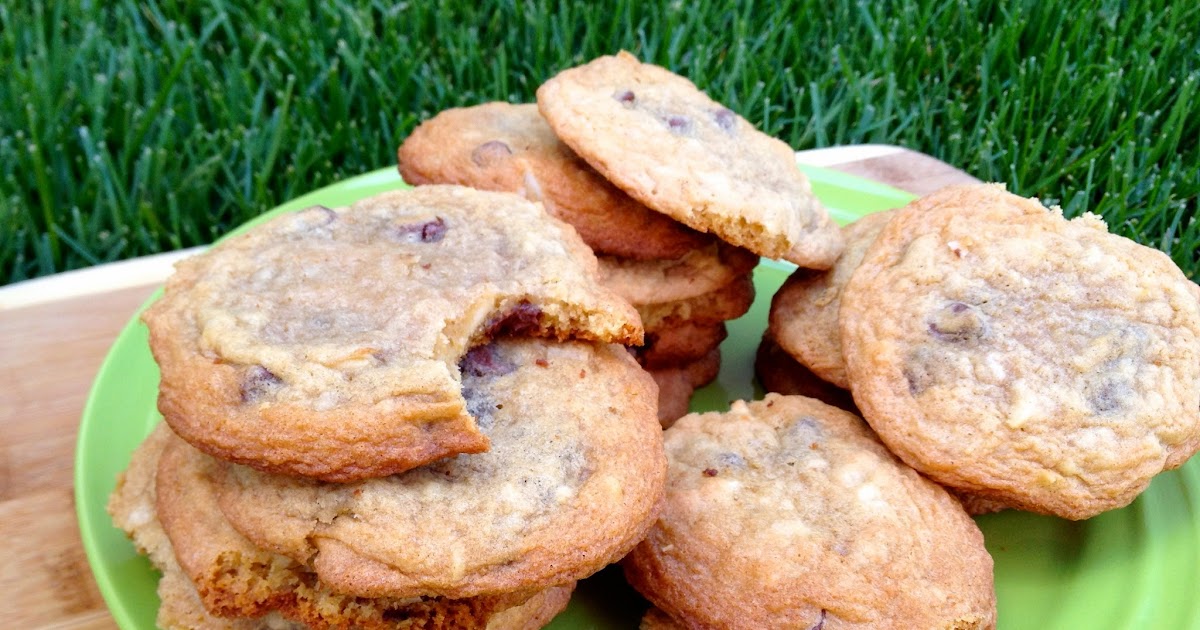 Wine Oil & Bread Mother's Day Chocolate Chip, Coconut & Almond Cookies