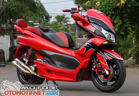 Foto Modifikasi Honda PCX 150 Si Merah Garang