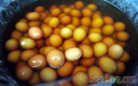 Telur yang direndam urine Telur Rebus Di China Di Masak Pakai Urine Anak Laki-Laki, Ada yang Mau Coba?