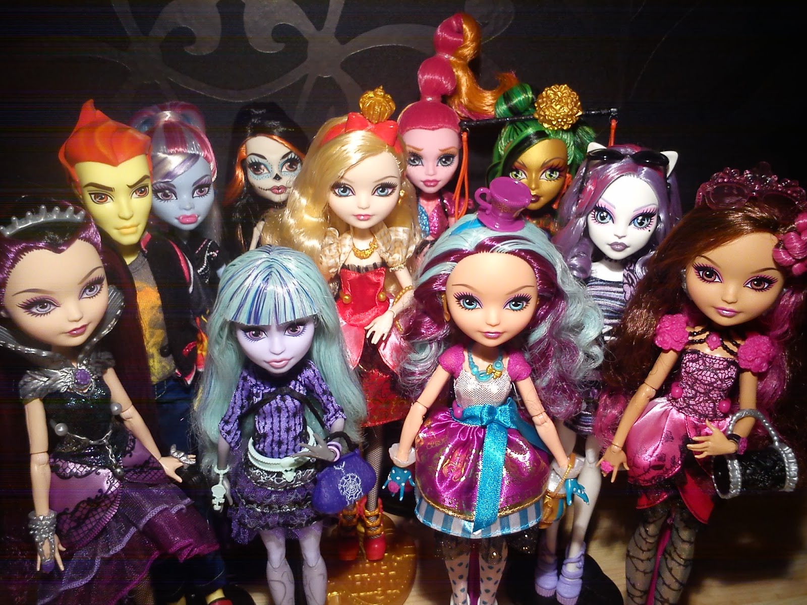 Boneca Rainha Má Ever After High Jogo Dragões - Mattel - Carrefour -  Carrefour