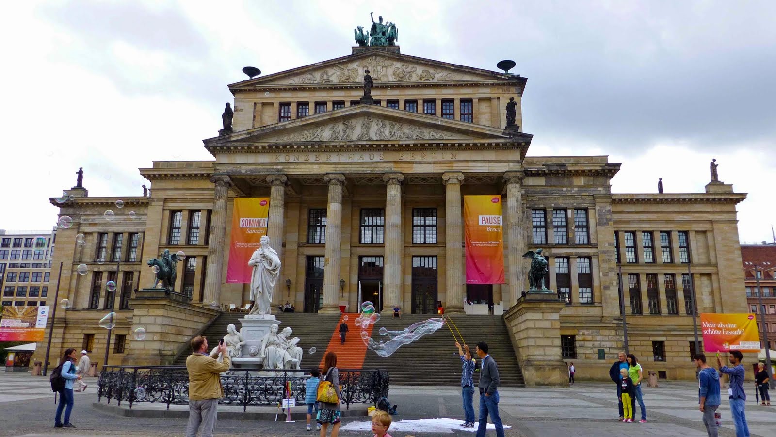 Konzert Hall, Place des gendarmes