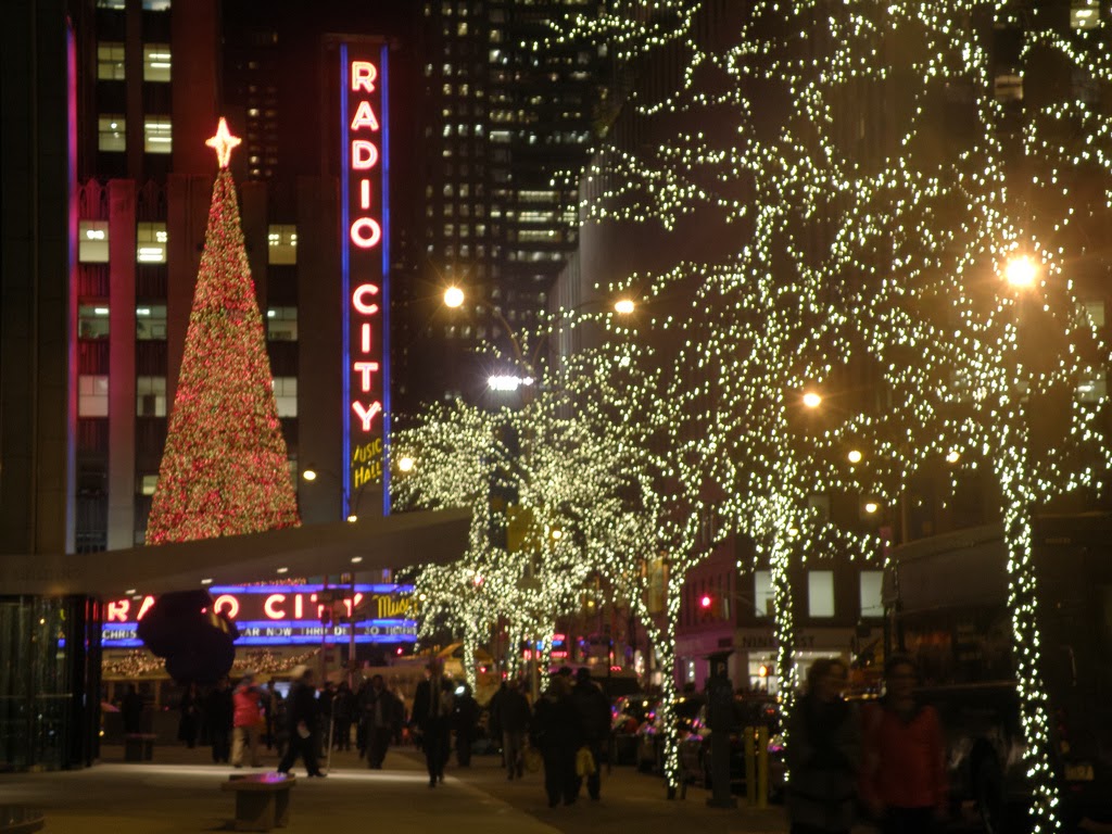 The Christmas Lights in New York City NYC, Style & a little Cannoli