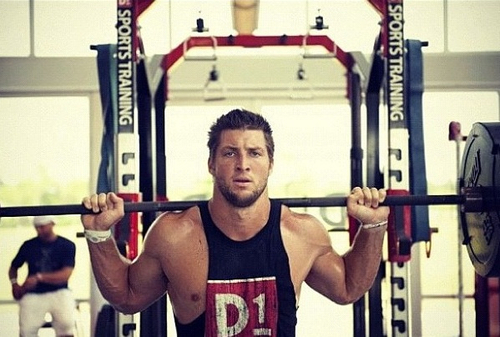 Athletes 101: Tim Tebow Hits the Gym
