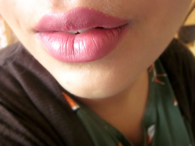 kiko milano rebel romantic intensely lavish lipstick lusty peony swatch on lips