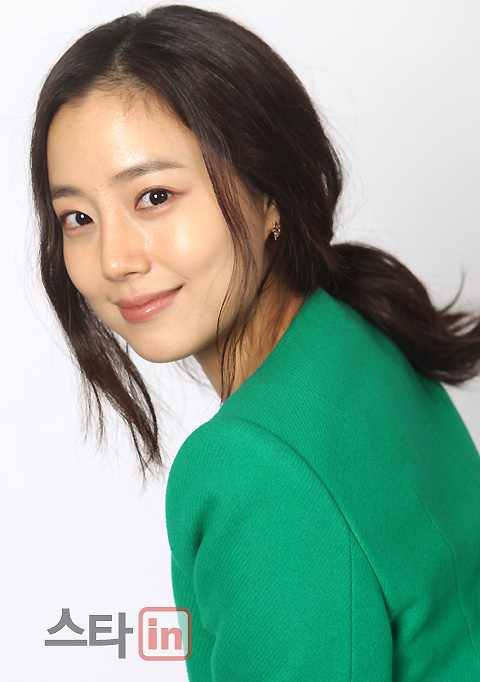 Moon Chae Won - Star In January 2012.
