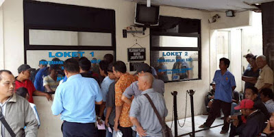 antrian loket kejari (pict: kompas)