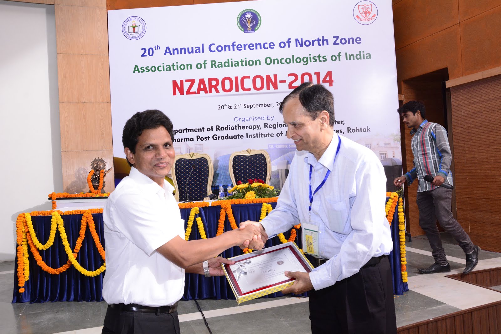 Dr Rakesh Phulia & Dr HS Hooda, Legends of Nuclear Medicine during NZAROICON 2014