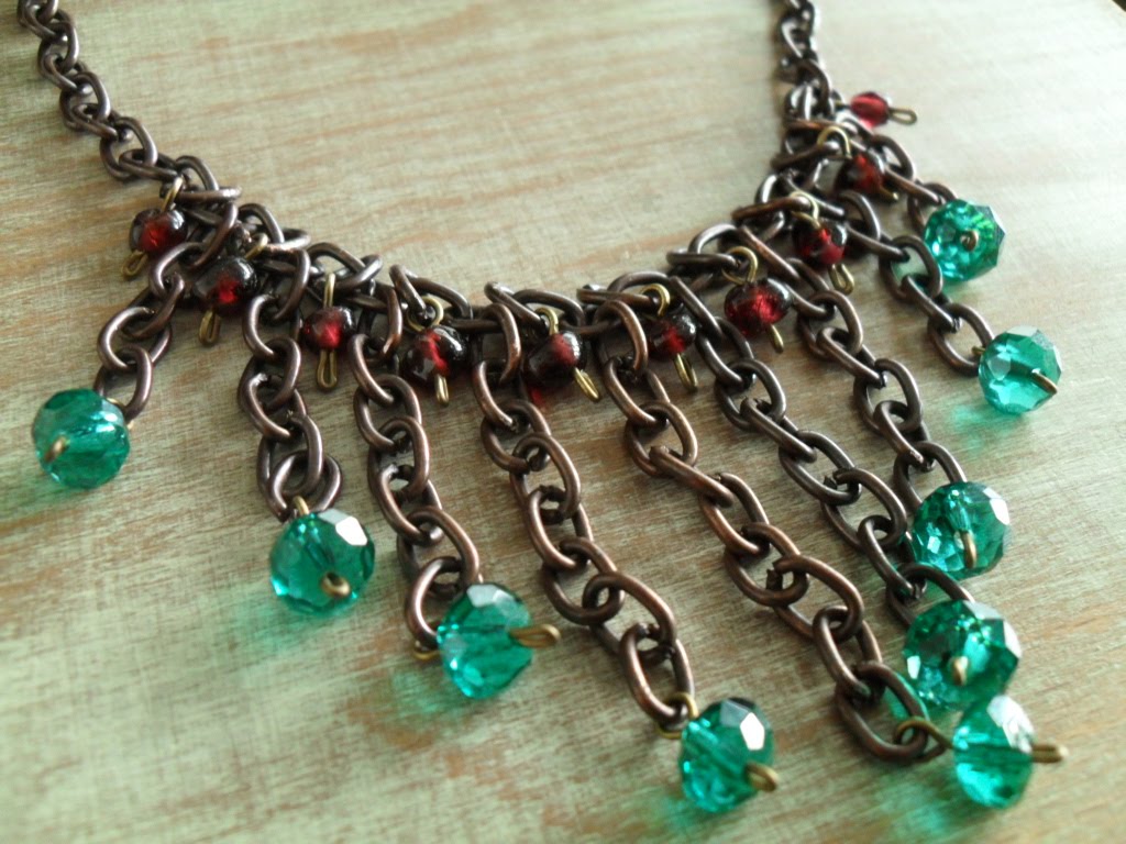 CRAFTWOMEN Studio Queen Necklace