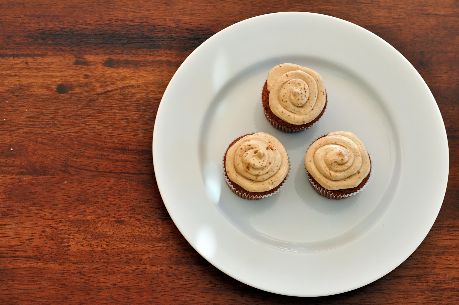 Make it Sweet ApplesauceSpice Cupcakes with BrownSugar Cream Cheese