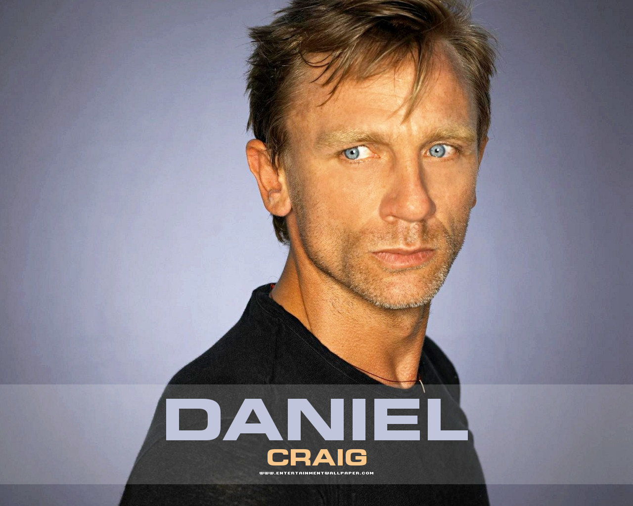 http://2.bp.blogspot.com/-gqbNUE7IbAM/TvvmQKBw_UI/AAAAAAAAHjg/osRi0I8HC3U/s1600/Foto-Foto-Daniel-Craig-33.jpg