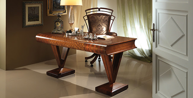 сказочный деревянный стол в рабочий кабинет от миланского дизайнера