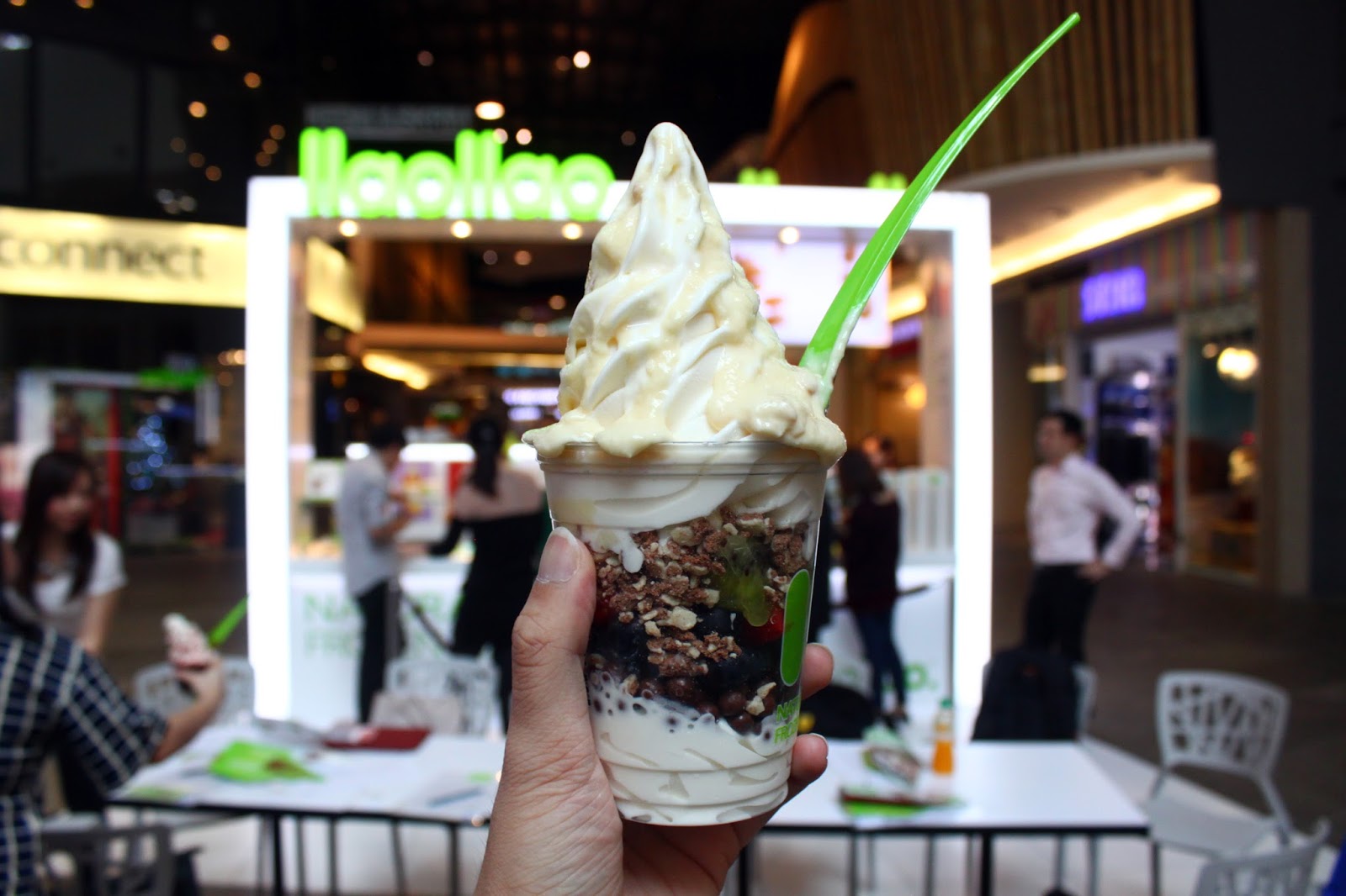 llaollao Natural Frozen Yogurt Midvalley Megamall, KL f i n d i n g