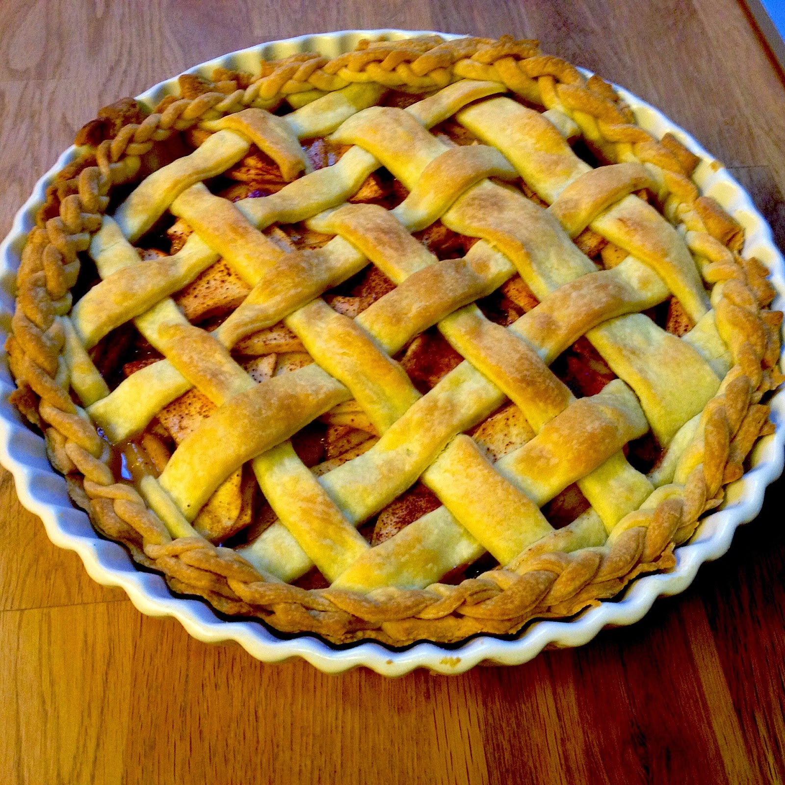 Samantha Angell Travel & Lifestyle Blog Homemade Apple Pie Recipe