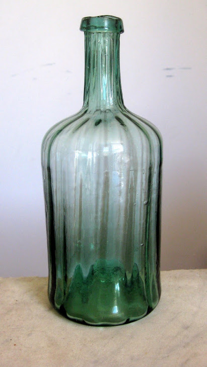 flacons, bouteilles, récipients en verre soufflé ancien