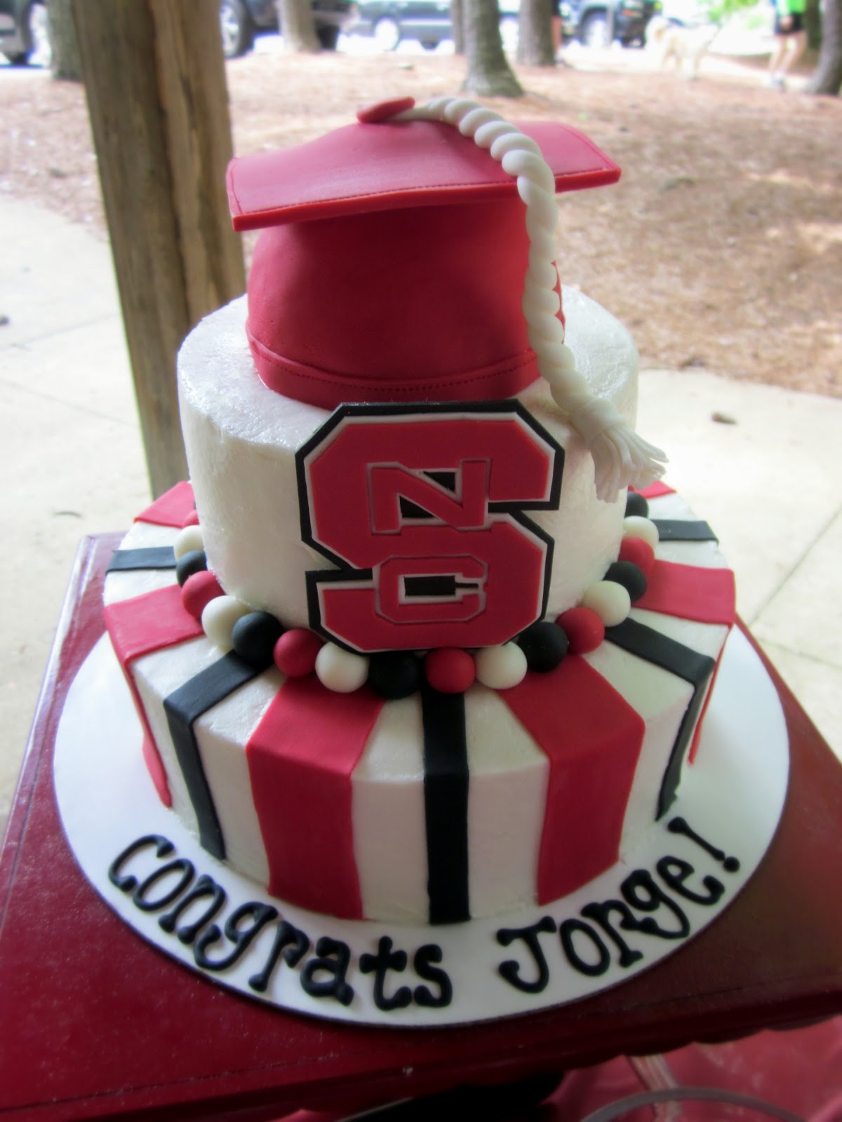 Darlin' Designs NCSU Graduation Cake