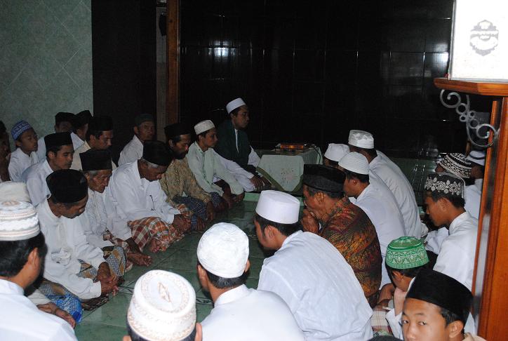 Zikir Tarekat Qodiriyah Naqsabandiyah Suryalaya