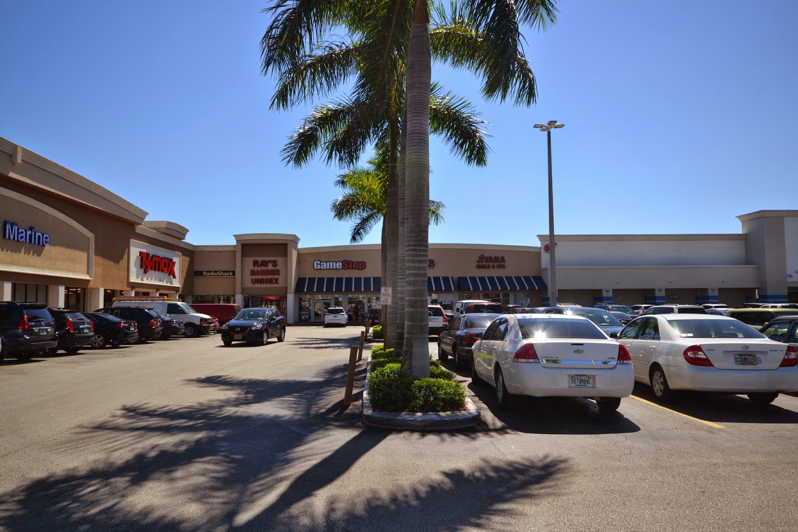 Raanan Katz Images of New TJ Maxx in North Miami at RK Causeway Plaza