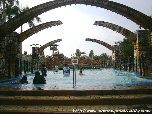 8 Waves Waterpark & Hotel