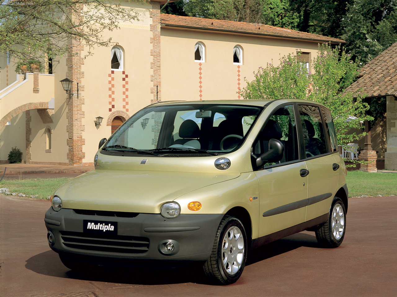 http://2.bp.blogspot.com/-gw4NQRJKvXY/TXmyB-unlRI/AAAAAAAAFAw/sSax8AC6YV0/s1600/Fiat-Multipla_2002_1280x960_wallpaper_03.jpg