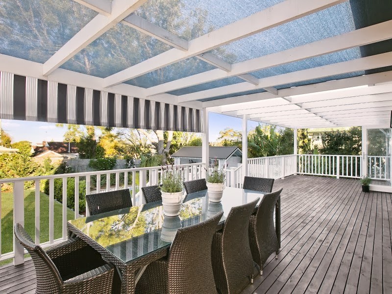 Blue and White Hamptons Home of Mel from Pond Blog on the