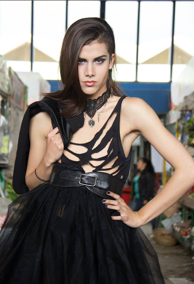 al descubierto al descubierto