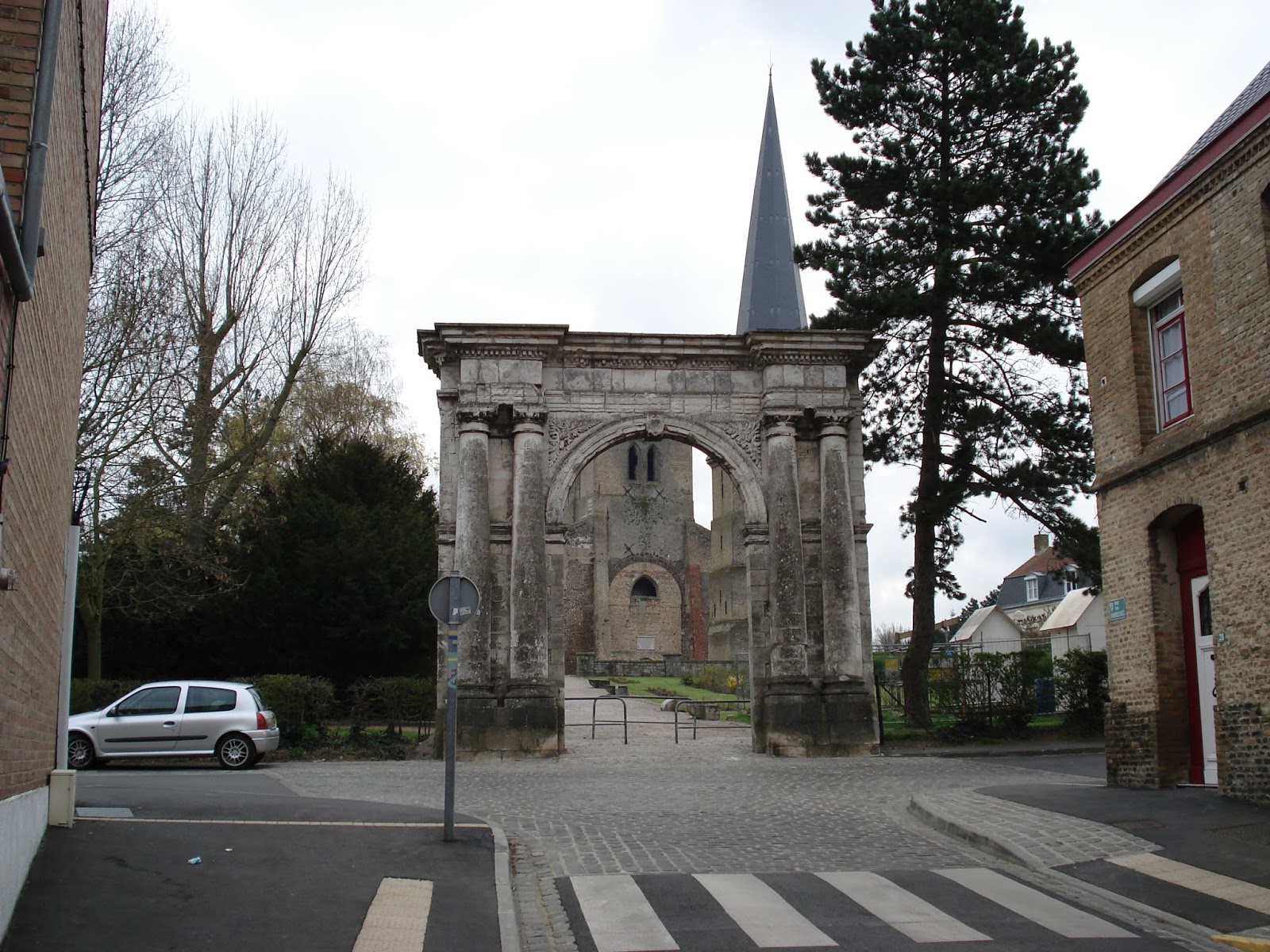 ruïne Sint-Winoksabdij in Bergues