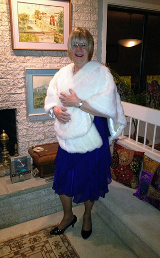 White Fur Stole >> Femulate White Fur Stole >> Femulate